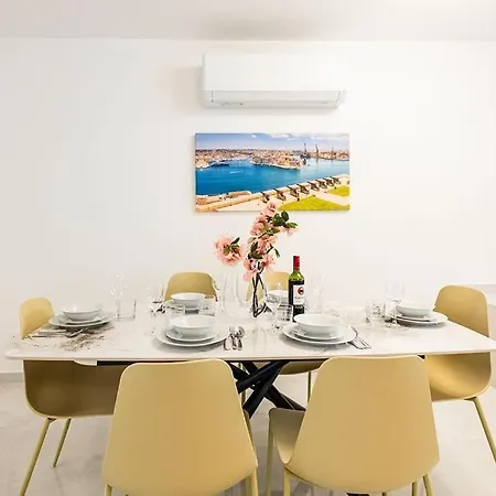 Modern 3-bed Maisonette&backyard In St Pauls Bay 아파트