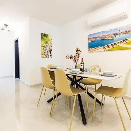 Modern 3-bed Maisonette&backyard In St Pauls Bay 세인트폴스베이