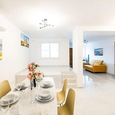 Modern 3-bed Maisonette&backyard In St Pauls Bay *