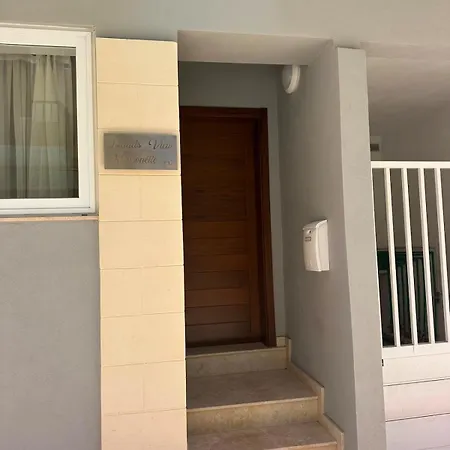 아파트 Modern 3-bed Maisonette&backyard In St Pauls Bay 세인트폴스베이