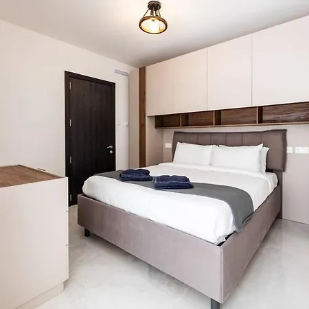 Modern 3-bed Maisonette&backyard In St Pauls Bay 아파트 *