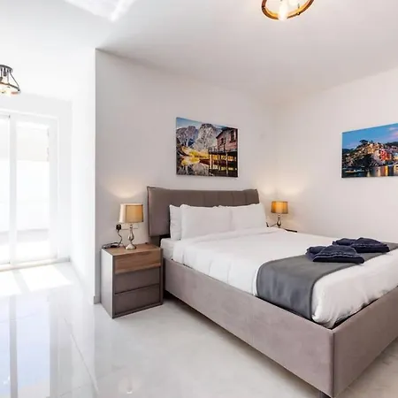 Modern 3-bed Maisonette&backyard In St Pauls Bay